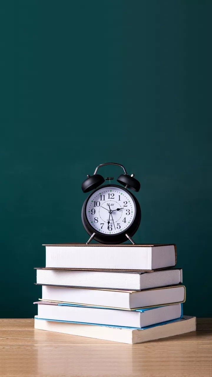 Creating a Balance in the World of Distractions: How to Stay Productive Always